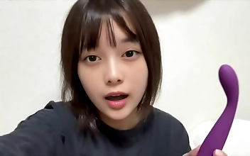 娇妻 Seductive Young Asian Teasing Him Before Sultry Blowjob
