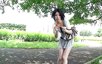 男人 Sensual Hairy Beauty Laughs Through Intense Bedroom Pleasure