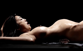 喷水 Yume Yumeno's Ecstatic Night with Passionate Asian Lovers