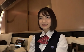 伦理 Teen Tempts With Sultry Moves In Tight White