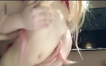 护士 Seductive Woman Giving Hot Oral Pleasure to Strong