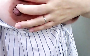 另类 Sexy Goddess Gets Fingered Then Takes His Big
