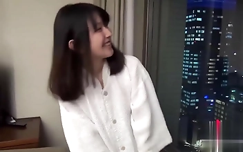 床戏 狠狠躁 Seductive Waitress Yukiko Suo Serves Up Irresistible Pleasures