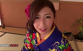 女人 Sizzling Japanese Lady Invites You In For A