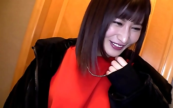 三区 Sultry Japanese Babe Surrenders to Stud's Passionate Tongue