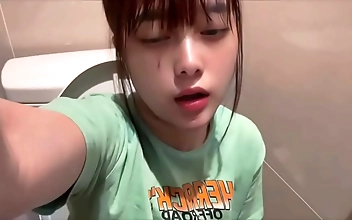 Elegant Soap Star Delivers Incredible Blow Job Before