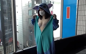 我 Hot Japanese Babe Satisfies Her Intense Sexual Cravings